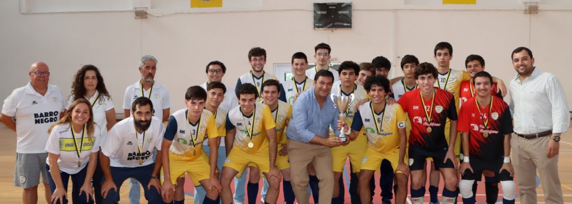 Juniores da UDC Sousel recebem a Taça de Campeões Distritais Sub19