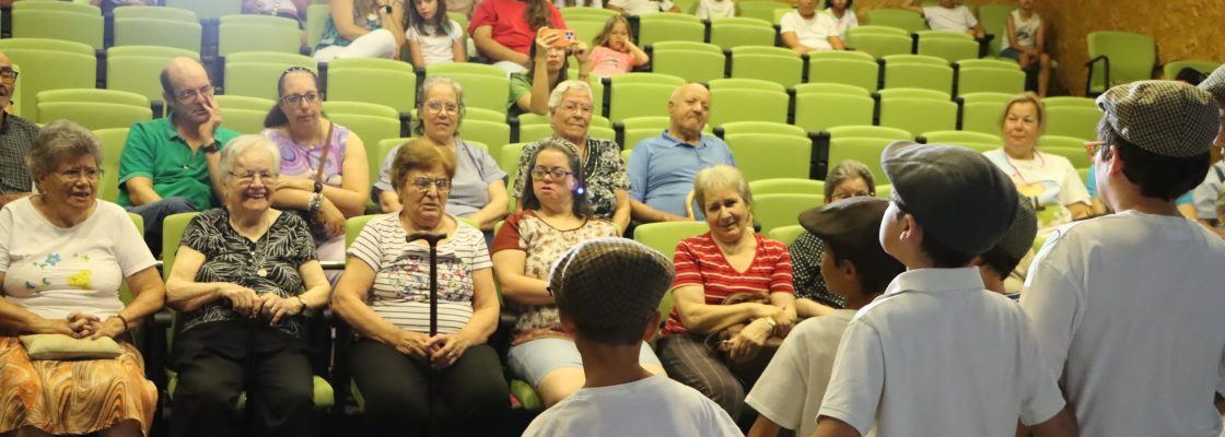 Crianças, jovens e idosos do concelho partilharam histórias da liberdade