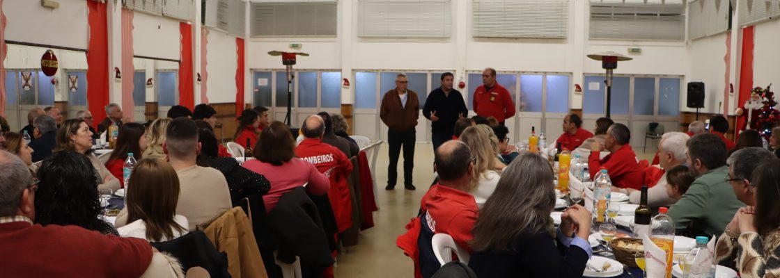 Bombeiros Voluntários de Sousel celebram a magia do Natal em jantar convívio