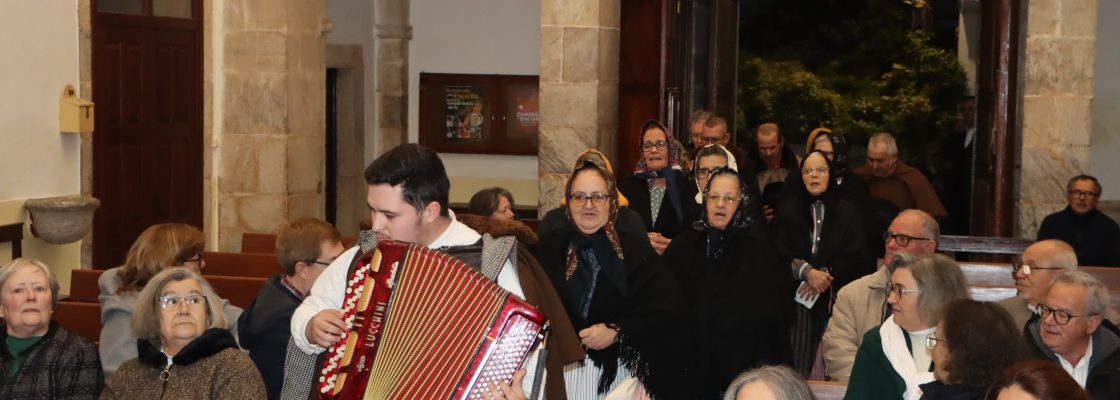 Cantares ao Menino na Igreja Matriz de Casa Branca