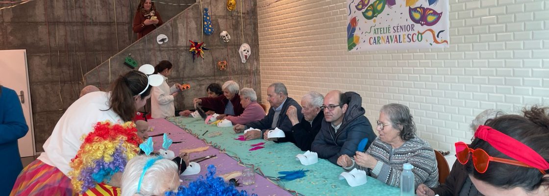 Ateliê Sénior Carnavalesco anima Biblioteca Municipal de Sousel