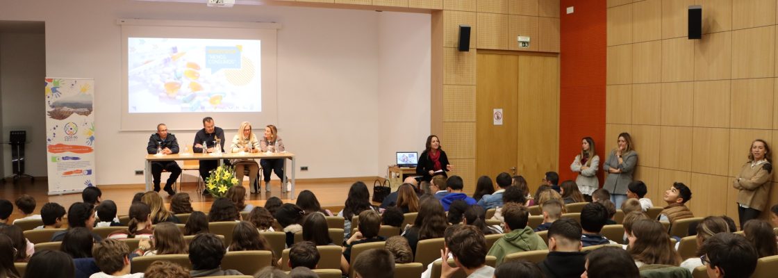 Comportamentos aditivos em debate com os jovens no Centro Escolar de Sousel